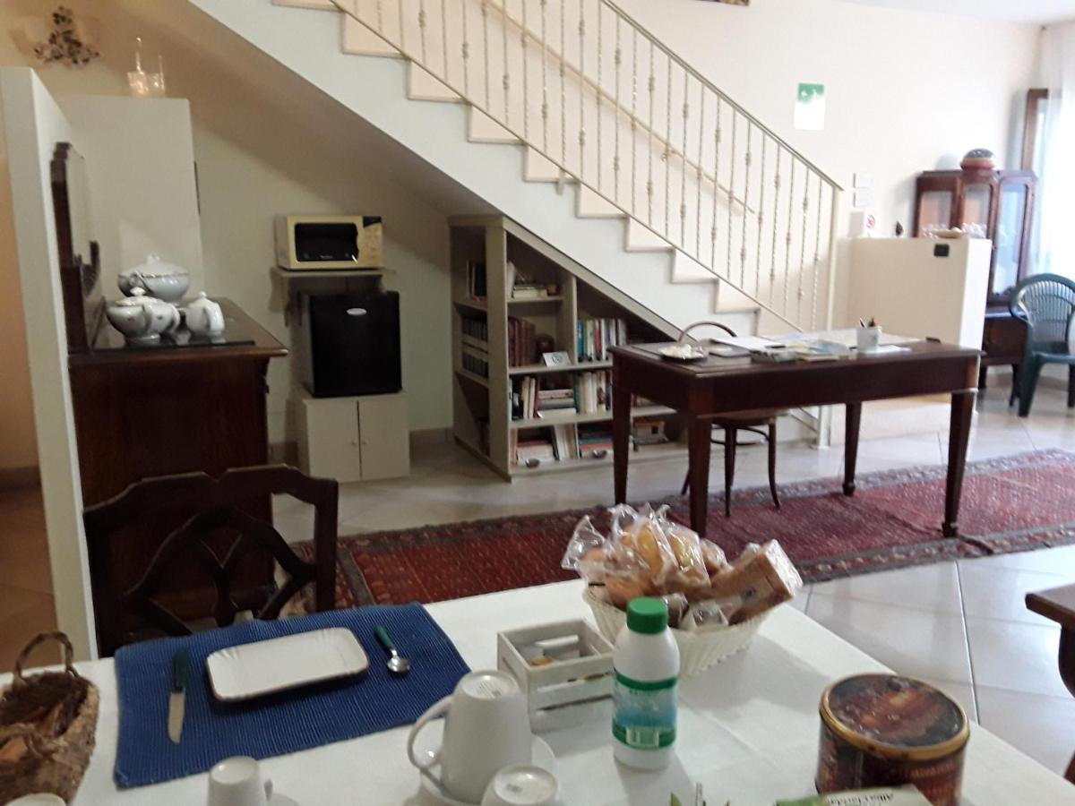 Casa Conte Bed & Breakfast Terracina Luaran gambar